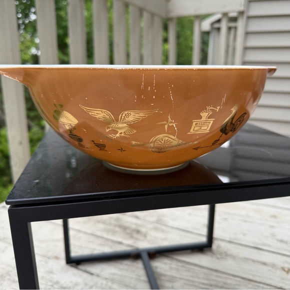 Vintage Pyrex 4 Qt Cinderella Mixing Bowl - Early American 444 (1962–71) - Picture 6 of 6